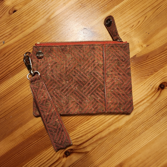 Boutique Find Cork Wristlet - Picture 2 of 4
